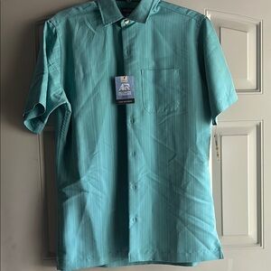 NWT Van Heusen Men's Small Teal Short Sleeve Shirt Classic Fit